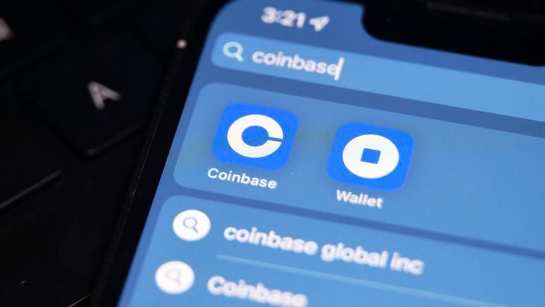 Coinbase Stocks Drop 9% on CME Report to Take Spot Bitcoin Price into Consideration