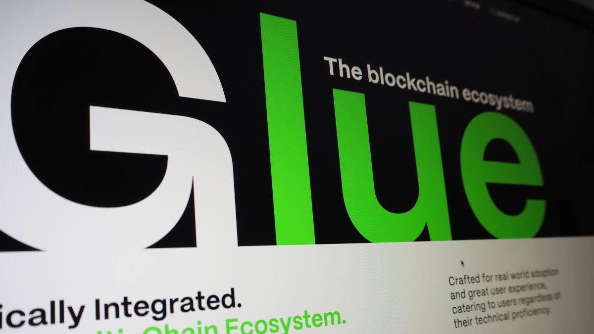 Cryptocurrency Detective Ogle Proposes Security-Focused “Glue” Blockchain