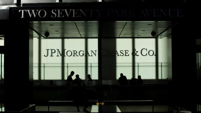 A British judge puts an end to the dispute between JPMorgan and the Greek fintech founder