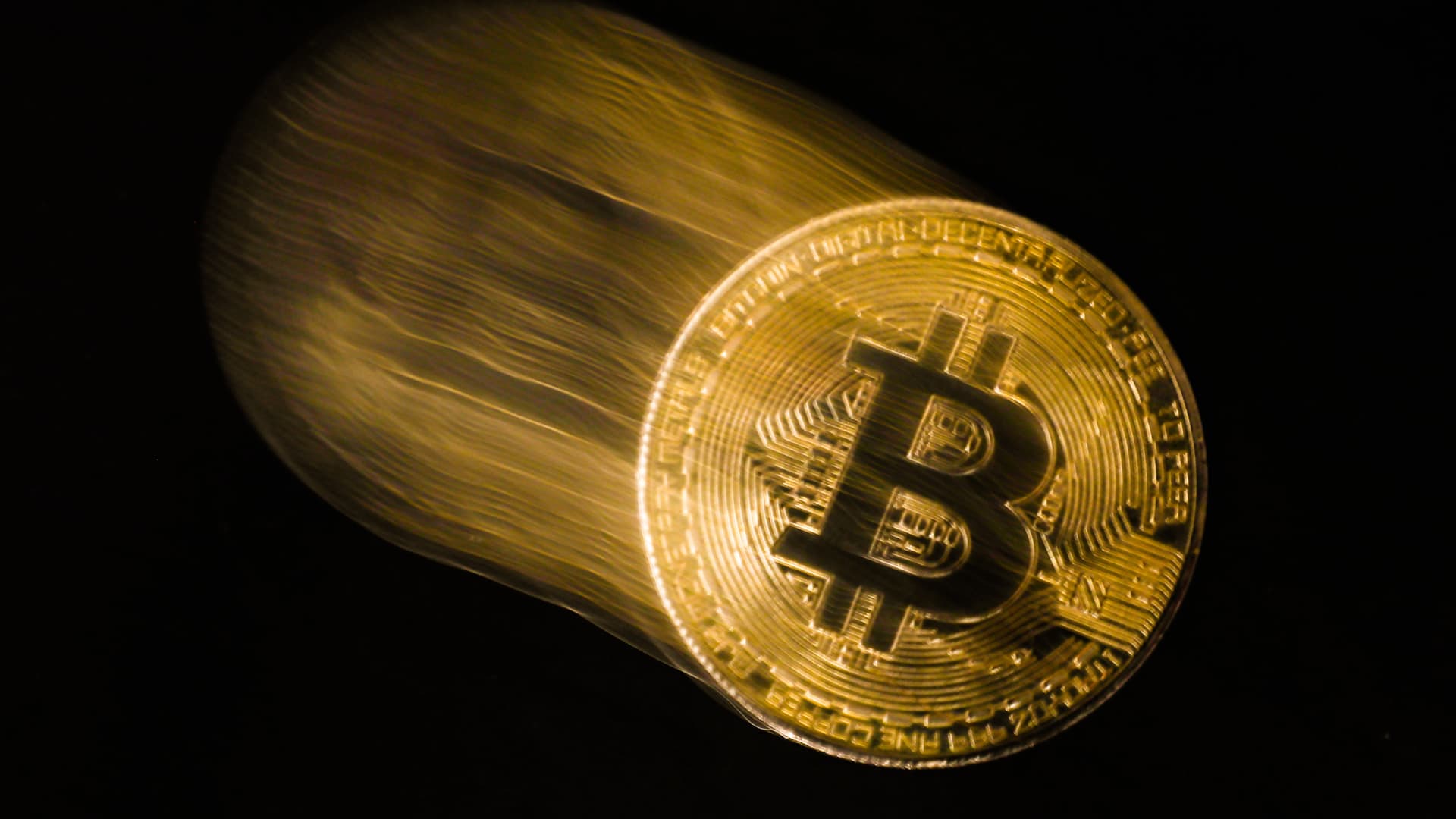 Bitcoin plunges below $60,000 at the start of the week