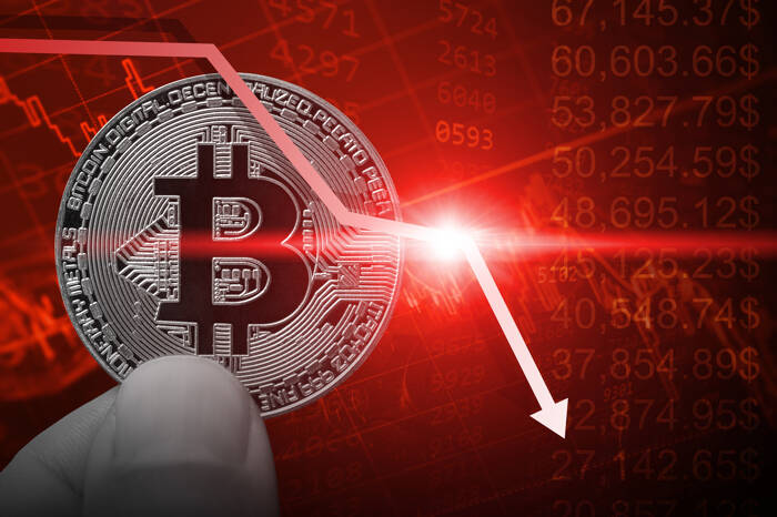 Crypto Market Crash: Bitcoin, Altcoins Hit Monthly Lows Amid Widespread Selling