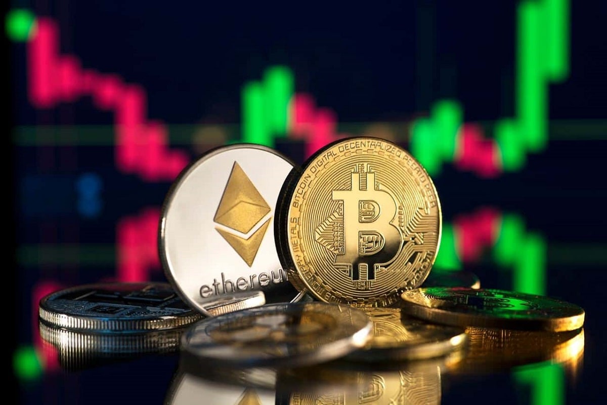 Crypto Stocks Attempt Weekly Rebound, Bitcoin Miners Fall