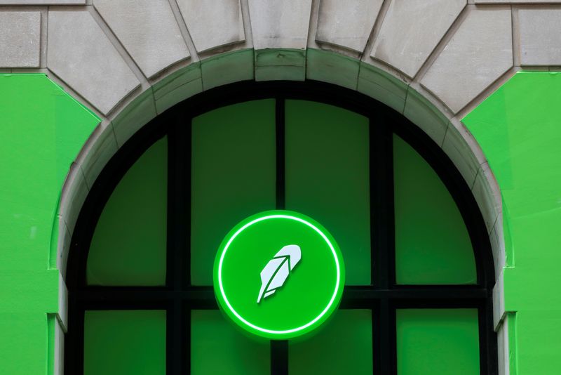 Robinhood is considering offering cryptocurrency futures in the U.S. and Europe, Bloomberg reports